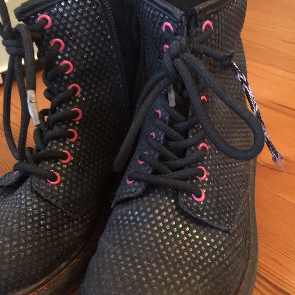 Girls Delaney Dr. Marten boots - Picture 5 of 6